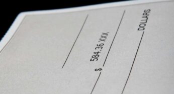 Pensavi di fare il furbo, ma invece rischi il carcere: non manomettere la busta paga, lo hai fatto?