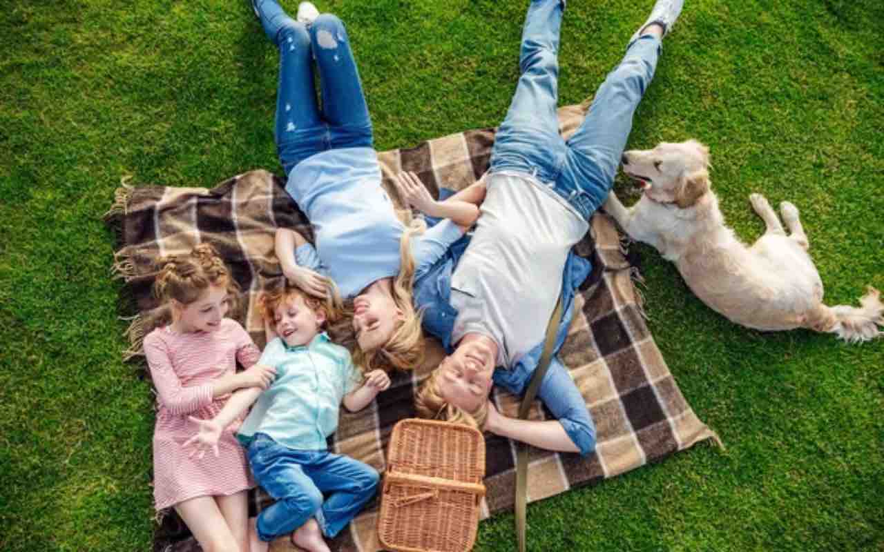 Famiglia trascorre il weekend in montagna