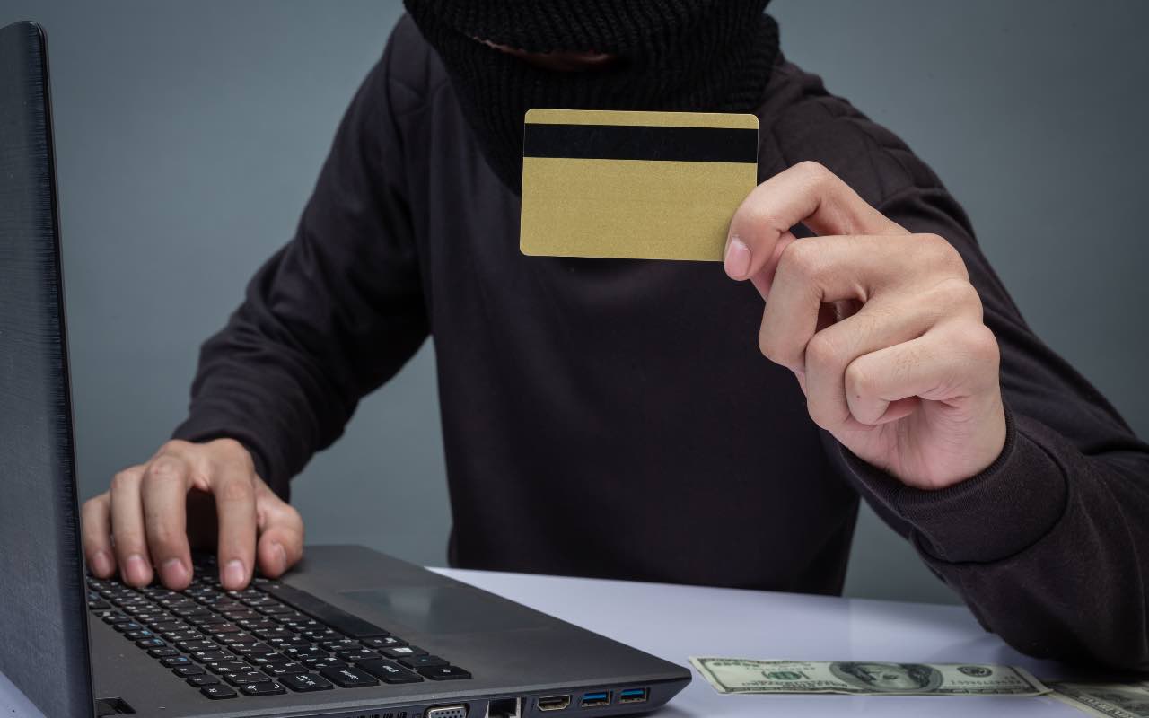 Ladro sta rubando sul conto corrente con pc