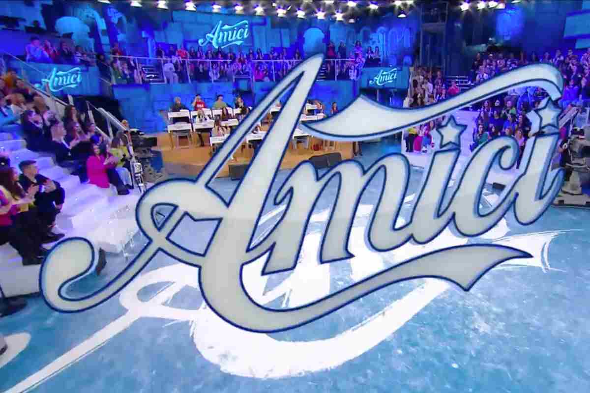 l'ex allieva di amici si ferma