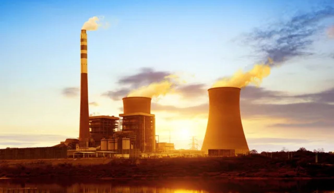 Centrale termoelettrica (Depositphotos)