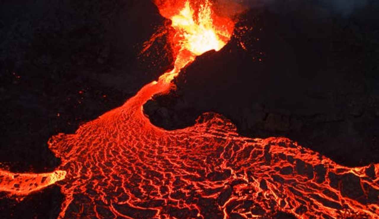 Pozzo di magma in Islanda (Pexels)